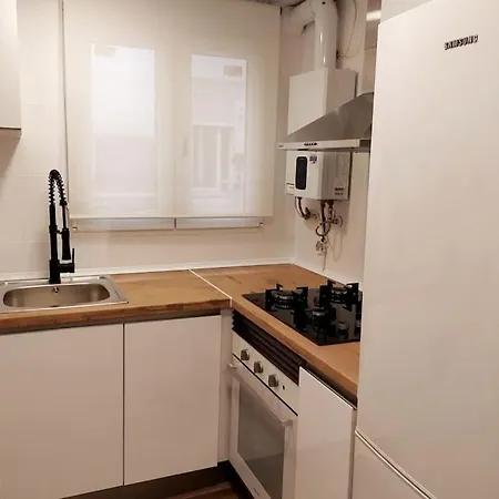 Nautico Junto A La Playa Malvarrosa