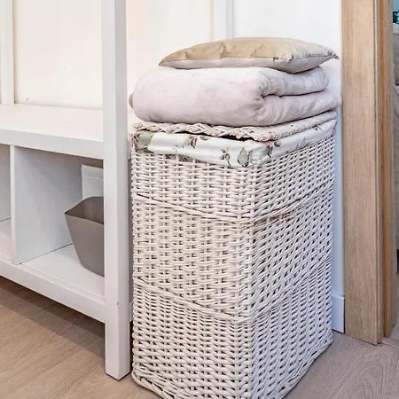 Central Luxury Flat With Free Parking * Walencja