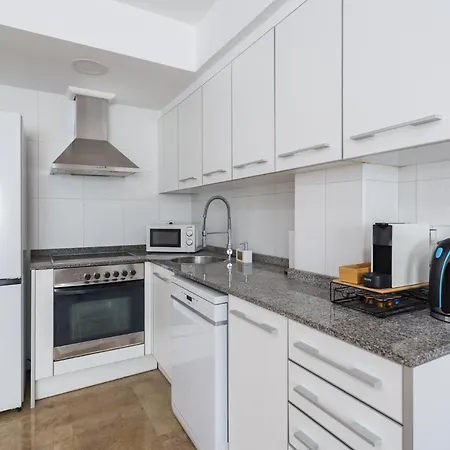 Piso Familiar Cerca Del Centro, Ac Y Wifi Gratis Валенсия