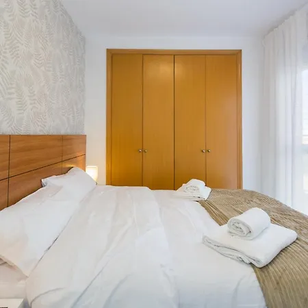 Piso Familiar Cerca Del Centro, Ac Y Wifi Gratis * Валенсия