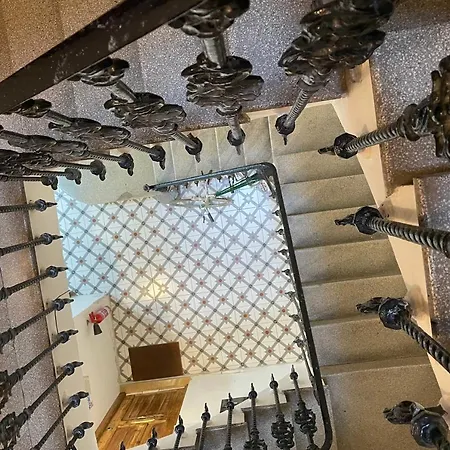 Singularstays Vivons شقة