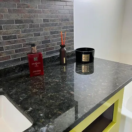 Amplio Y Moderno Piso A 10 Minutos De La Playa Y Centro *