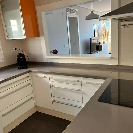 Amplio Y Moderno Piso A 10 Minutos De La Playa Y Centro