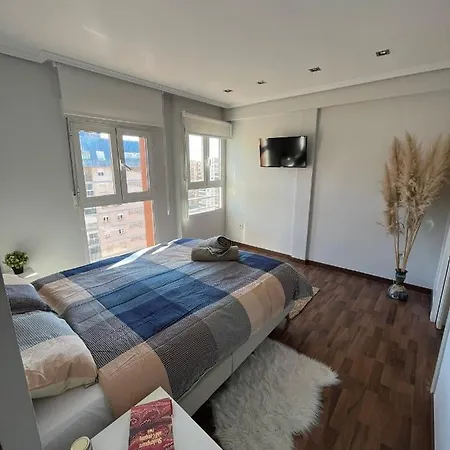 Amplio Y Moderno Piso A 10 Minutos De La Playa Y Centro * 瓦伦西亚