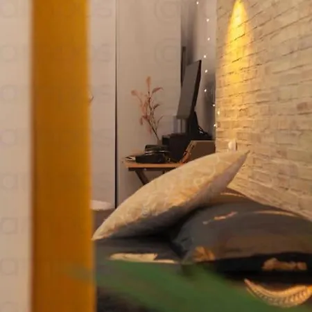 Ra - Stylish Loft - Walk To The Of Apartment *