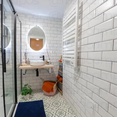 Rb - Urban Loft Retreat, Comfort & Good Location Valence