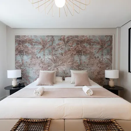 & Co. J. Botanico Boutique 3*