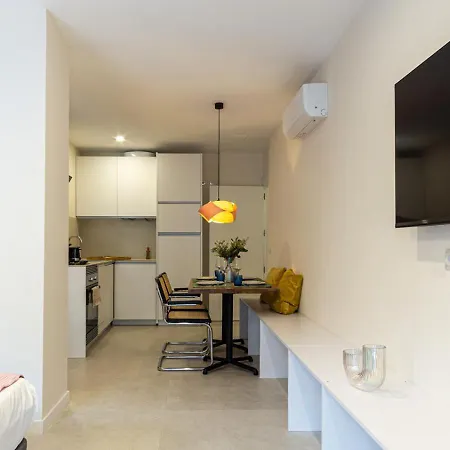 Design & Osito Hub A Apartment