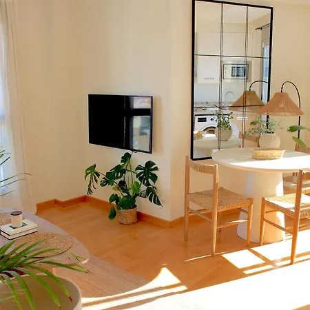 Oceanographic 1 Bedroom With Balcony & Pool