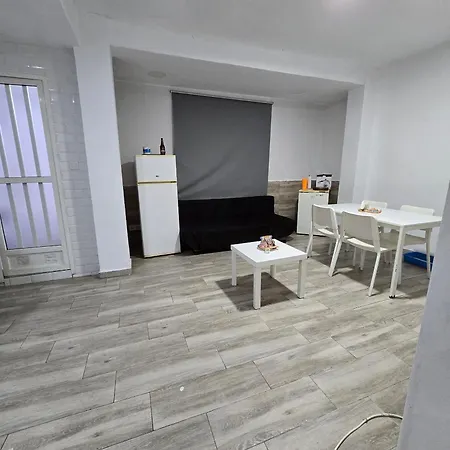 Detras Del Puerto Homestay *