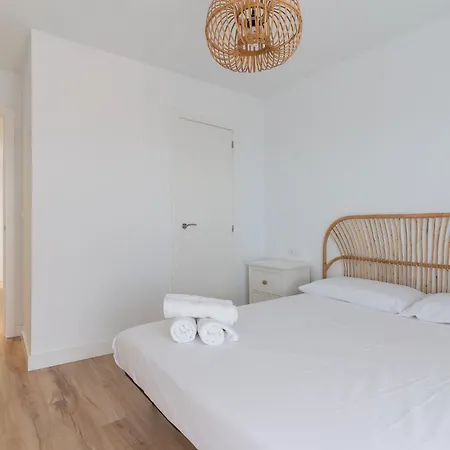 Apartment Ocean's Whisper: Les Palmeres Seaview Sanctuary Valencia