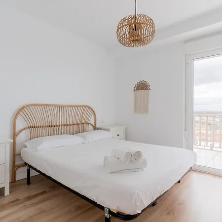 Ocean's Whisper: Les Palmeres Seaview Sanctuary Apartment Valencia