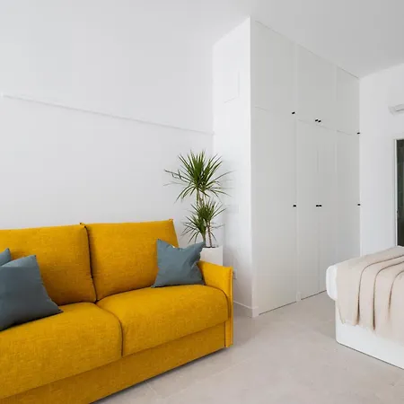 Florit Flats - Ceramic - 4 Guest - Ac Wifi - Near Sorolla Train Station
