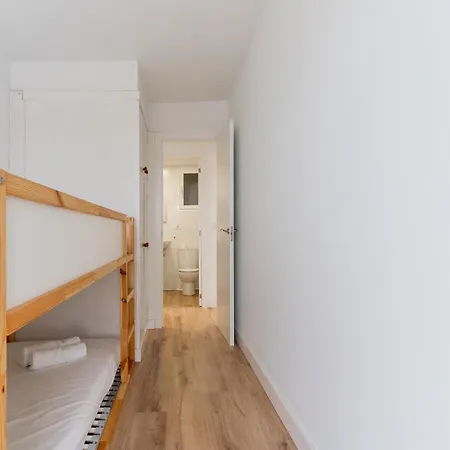 Apartment Ocean's Whisper: Les Palmeres Seaview Sanctuary *