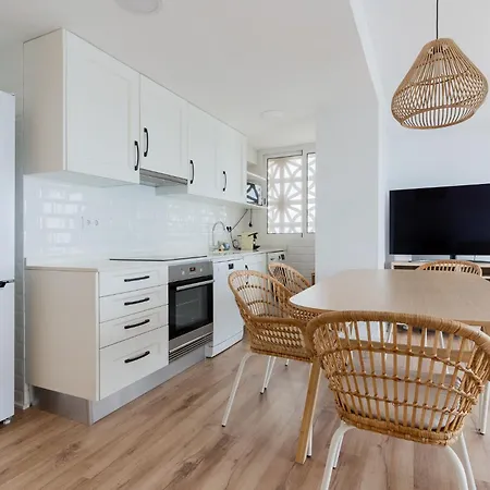 Ocean's Whisper: Les Palmeres Seaview Sanctuary * Valencia