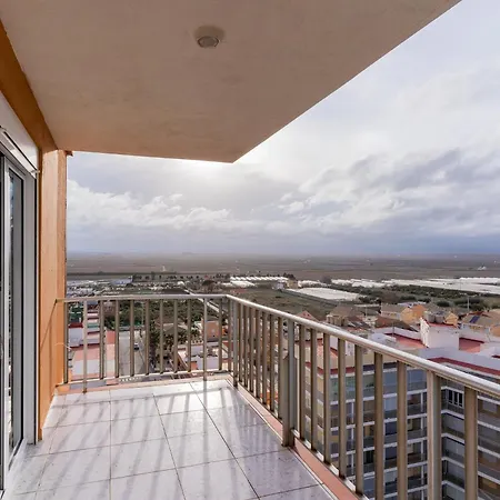 Ocean's Whisper: Les Palmeres Seaview Sanctuary Apartment Valencia