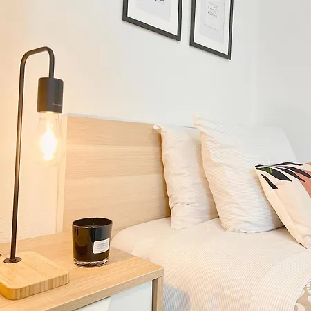 Homestay Residencial Private Room, Comfy&quiet Well Located - Center And