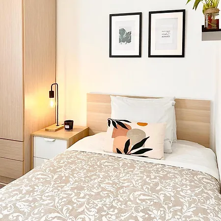 Residencial Private Room, Comfy&quiet Well Located - Center And Homestay Valencia