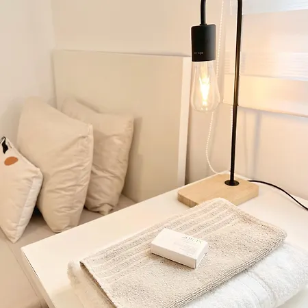 Homestay Residencial Private Room, Comfy&quiet Well Located - Center And *