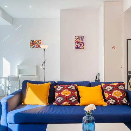 Spacious Clean & Colorful Quiet Zone فالنسيا