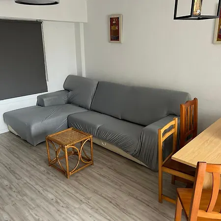 En Complejo Residencial Con Piscina Y Garaje Frente Al Mar * Valenza