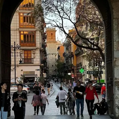 Проживание в семье Mirador 1 Del Mercado - Con Bano Privado En El Centro De La Ciudad Vella *
