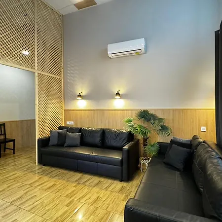 Lliri 32 Apartman *