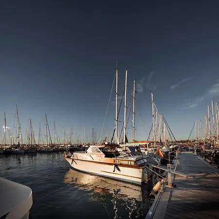 Alojamiento En Barco Oasis