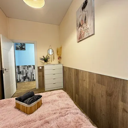 Lliri 32 Apartment