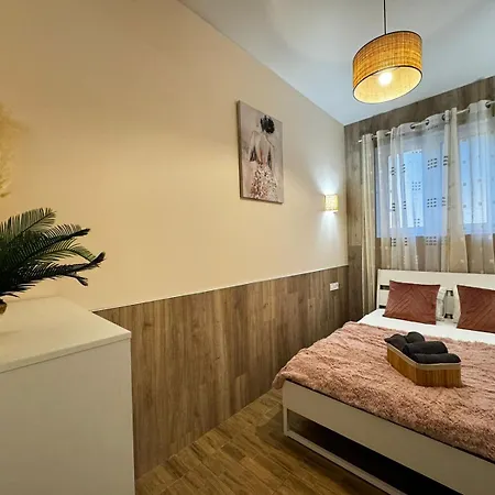 Lliri 32 Apartment *