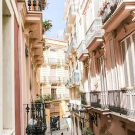 Serranos Flat By Concept Flats