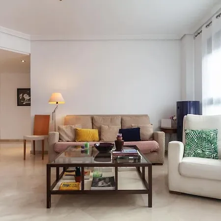 Artes Y Ciencias + Garaje + Netflix