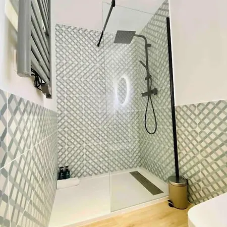 Beautiful Flat Next The Appartement Valence