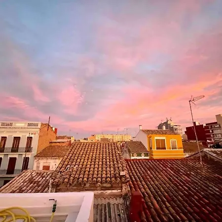 Artisan Haven: El Cabanyal Oasis Ferienhaus *