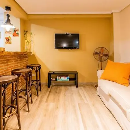 Ciudad Artes Gem: Stylish Near Ruzafa & Lägenhet