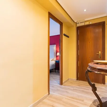 Ciudad Artes Gem: Stylish Near Ruzafa & Апартаменты Валенсия