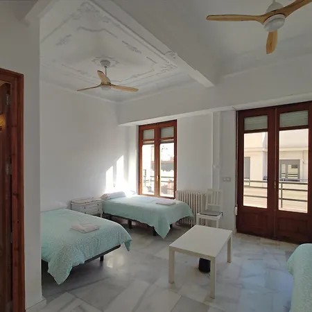 Entre La Estacion Y El Ayuntamiento *