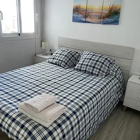 Appartamento En Complejo Residencial Con Piscina Y Garaje Frente Al Mar Valenza