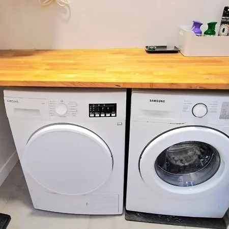 New! Renovated, Centrally Located, Private Entrance, Terrace Daire Valensiya