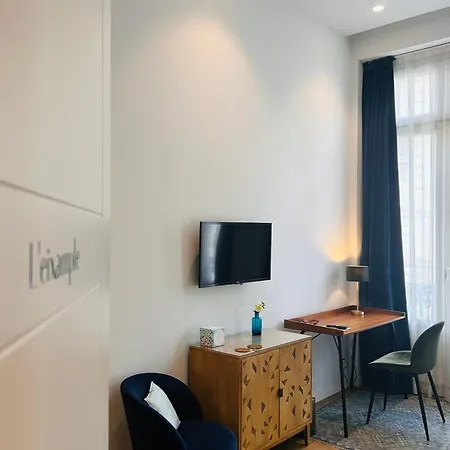 L'esplai فندق مبيت وإفطار 2*