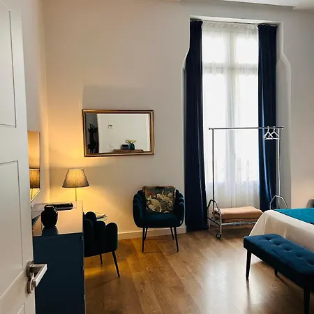 L'esplai فندق مبيت وإفطار فالنسيا