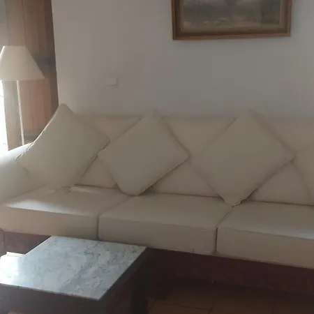 El Pino B & B, *