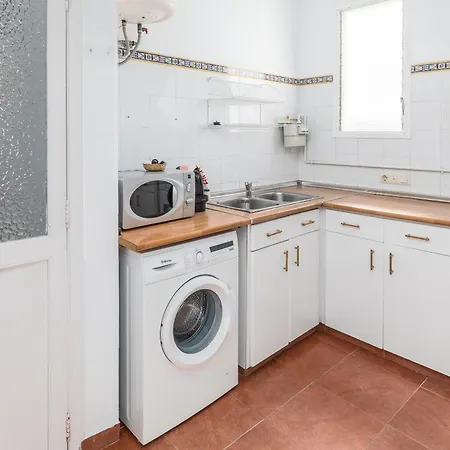 Travel Habitat Port Valencia. Apartamento *