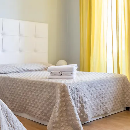 Travel Habitat Port Valencia. * Valencia