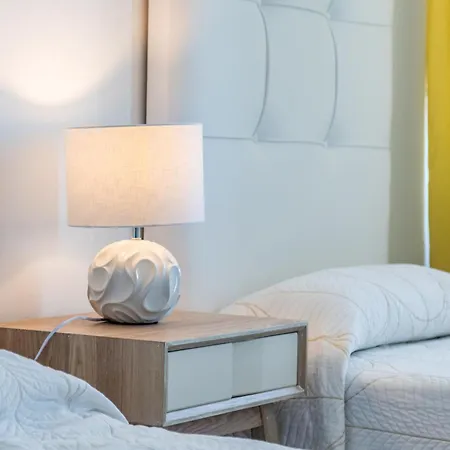 Apartman Travel Habitat Port Valencia. *