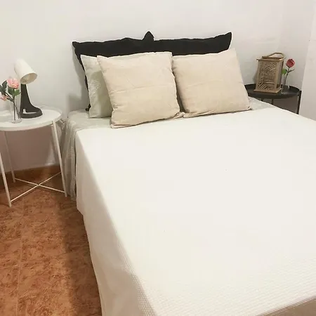 Apartment In Spacious Flat In Valencia