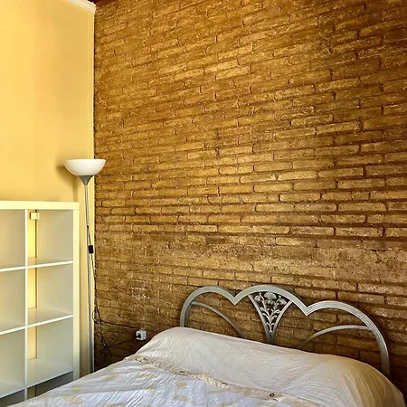 Atico Loft Abuhardillado Frente A Ruzafa - Pets Friendly, Wifi *