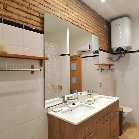 Daire Enjoy 4 Pax At Ruzafa With Sunny Terrace *