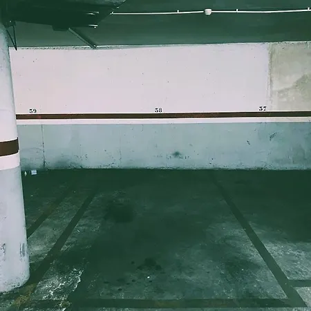 Esmeralda With Free Private Underground Parking Appartement