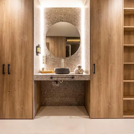 North Station Pen-suites *